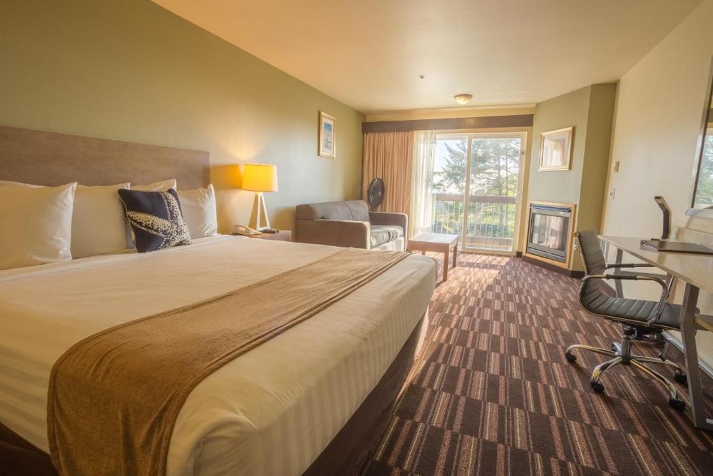 Grand King Suite with Full Kitchen